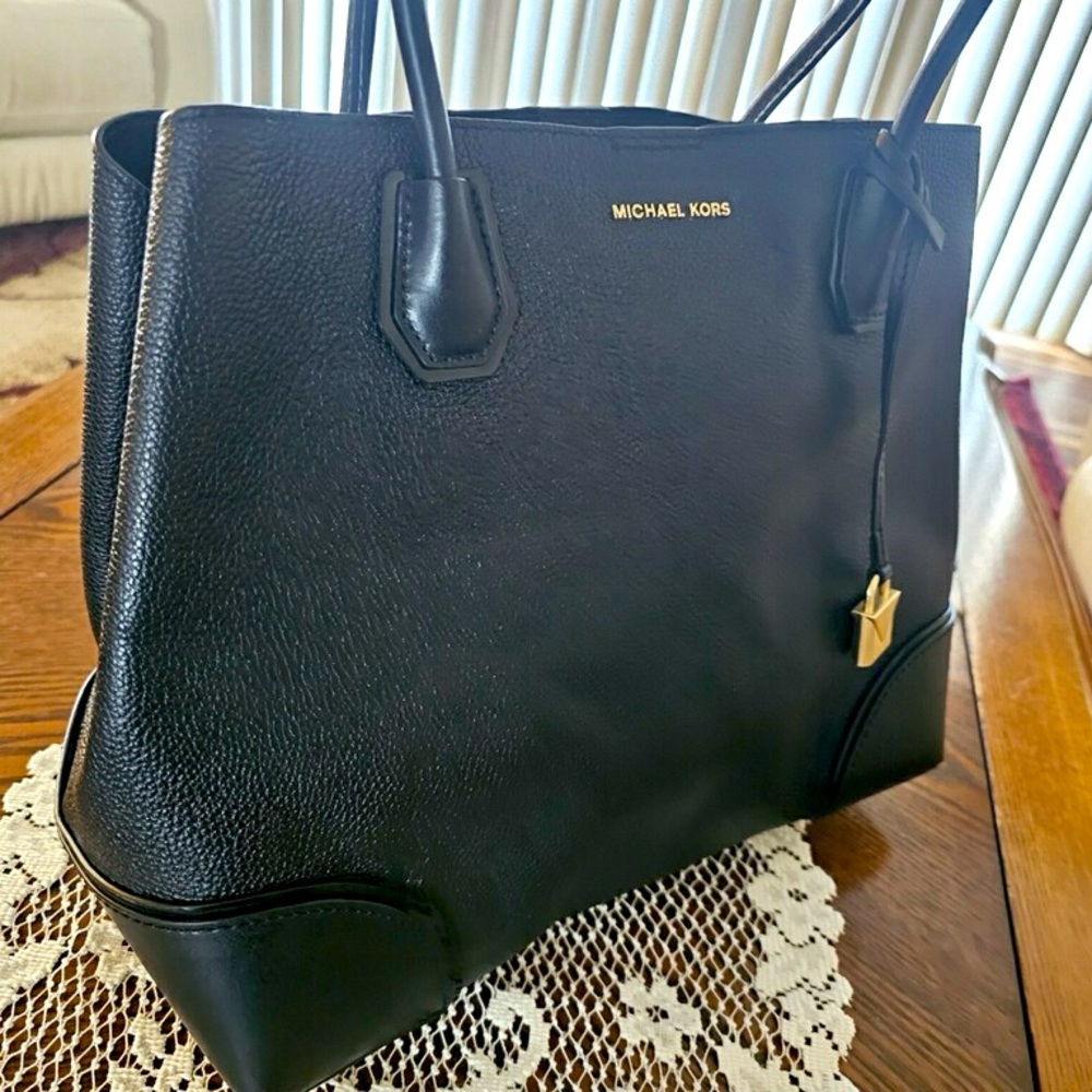NWT Michael Kors Purse Black